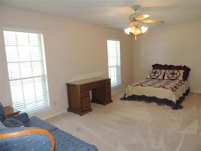 953 Meadowdale Circle, Garland TX 75043 - Photo 17