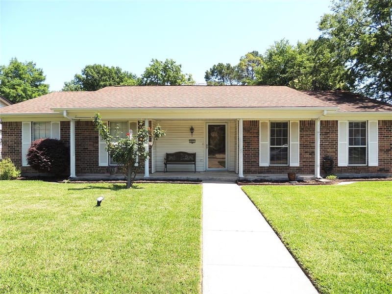 953 Meadowdale Circle, Garland TX 75043