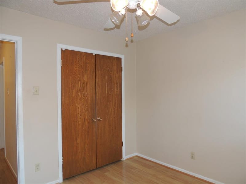 953 Meadowdale Circle, Garland TX 75043 - Photo 28