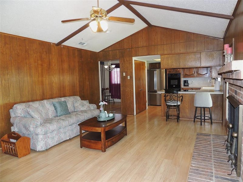 953 Meadowdale Circle, Garland TX 75043 - Photo 9