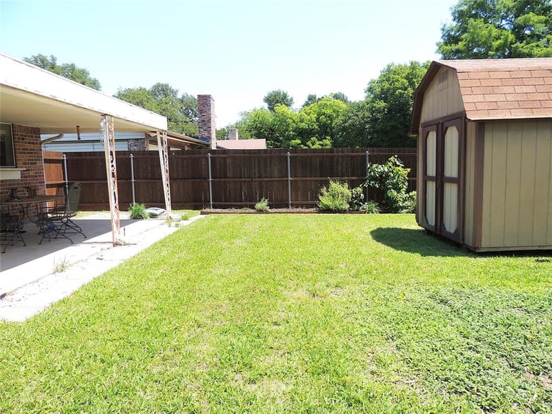 953 Meadowdale Circle, Garland TX 75043 - Photo 34