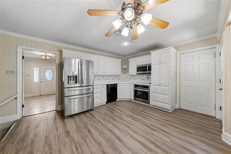 9547 Brookhollow Drive, Woodway TX 76712 - Photo 5