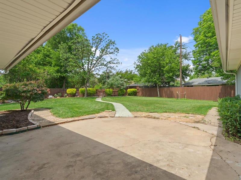 1109 Hadrian Court, Irving TX 75062 - Photo 34