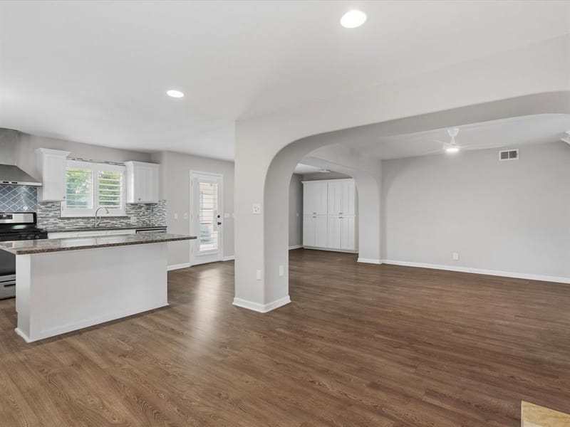 1109 Hadrian Court, Irving TX 75062 - Photo 8