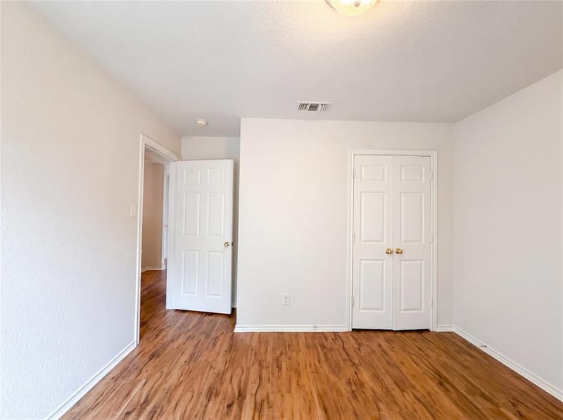 6218 Kingswood Drive, Arlington TX 76001 - Photo 17
