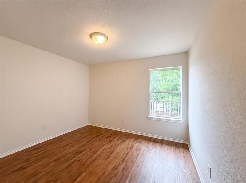 6218 Kingswood Drive, Arlington TX 76001 - Photo 16
