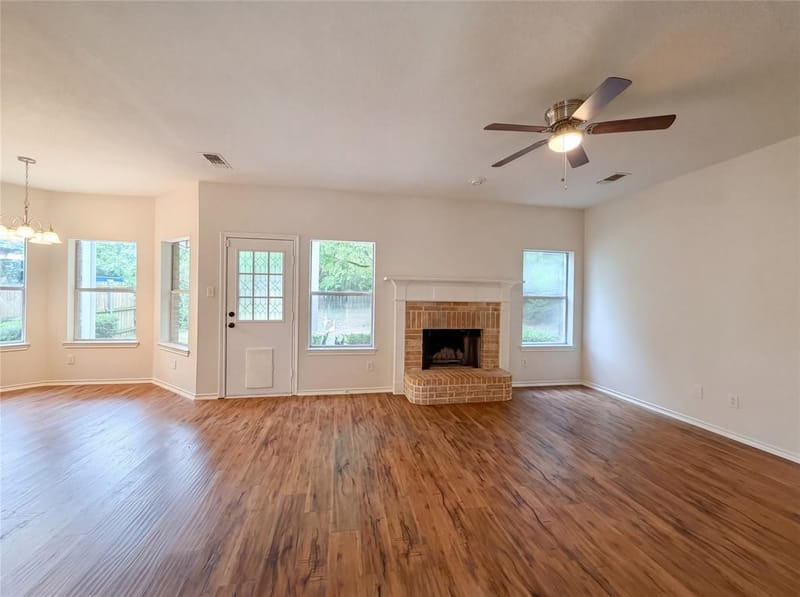 6218 Kingswood Drive, Arlington TX 76001 - Photo 3