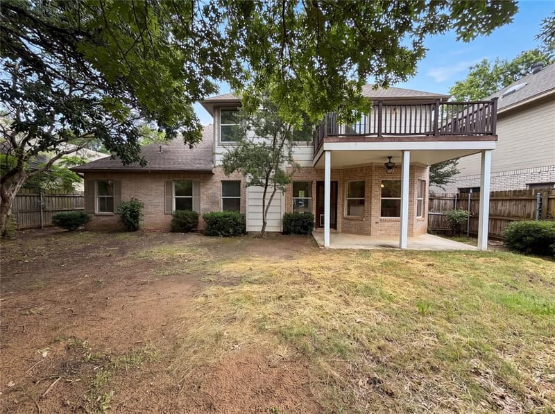 6218 Kingswood Drive, Arlington TX 76001 - Photo 5