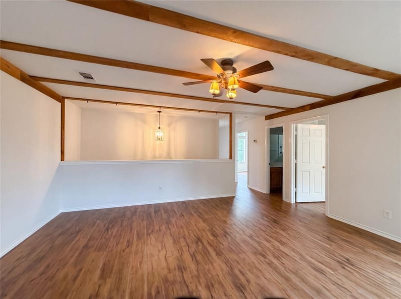 6218 Kingswood Drive, Arlington TX 76001 - Photo 9