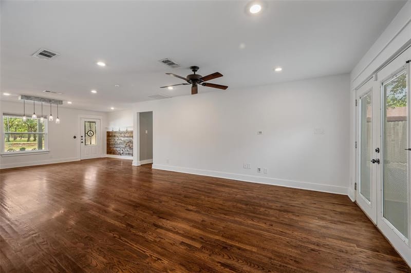 2524 Watauga Road, Fort Worth TX 76111 - Photo 7