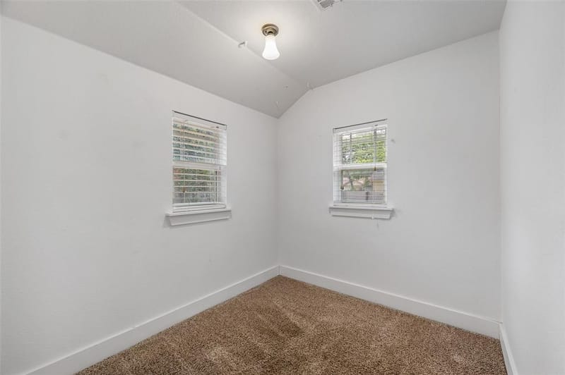 2524 Watauga Road, Fort Worth TX 76111 - Photo 18
