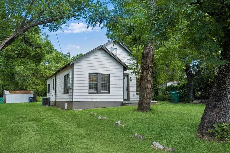 806 N Ruddell Street, Denton TX 76209 - Photo 3