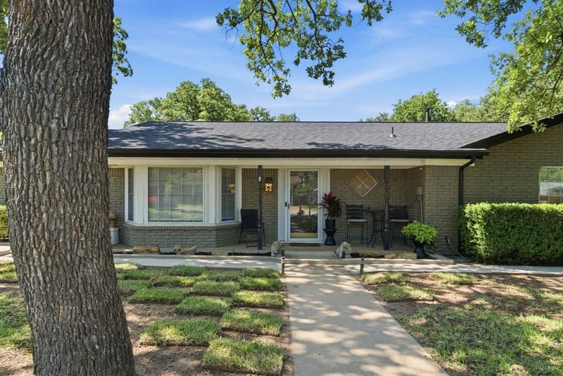 1001 NW 11th Street, Mineral Wells TX 76067 - Photo 3