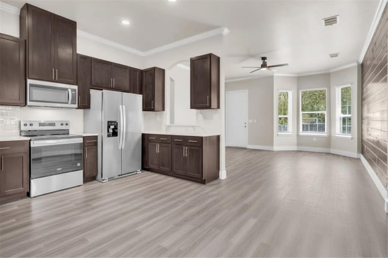 407 Henderson Street, Bonham TX 75418 - Photo 9
