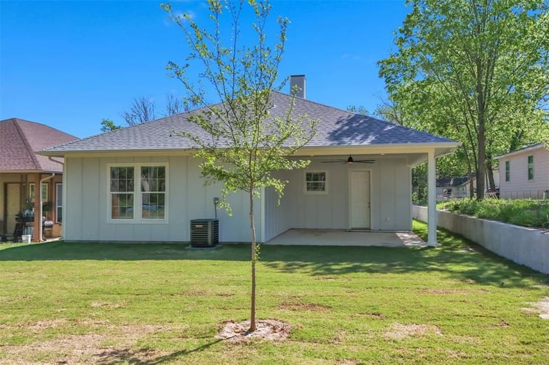 407 Henderson Street, Bonham TX 75418 - Photo 24