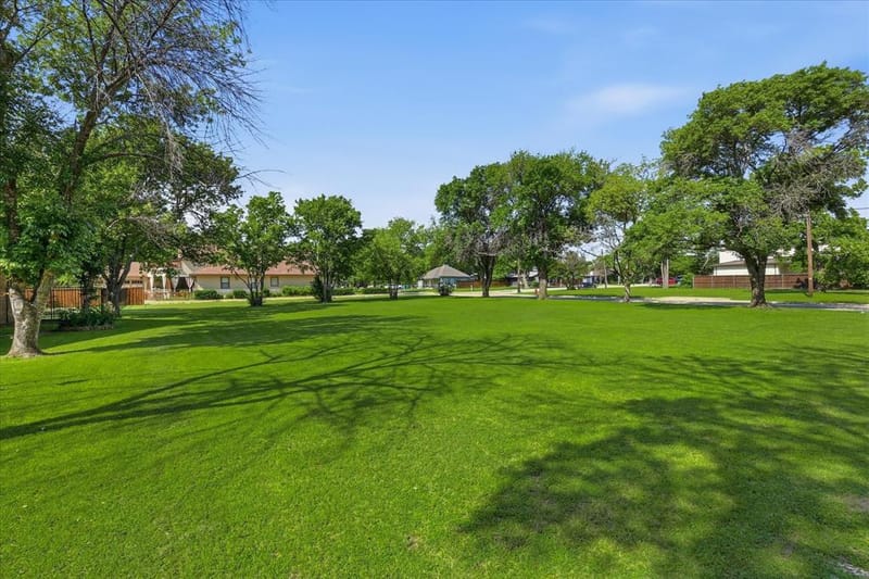 108 S Walnut Street, Roanoke TX 76262 - Photo 5