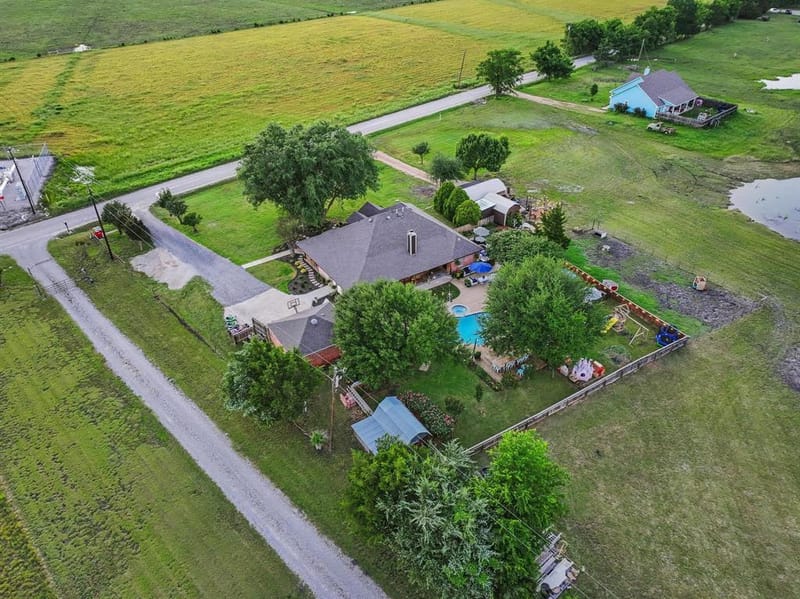 981 County Road 4918, Trenton TX 75490 - Photo 12
