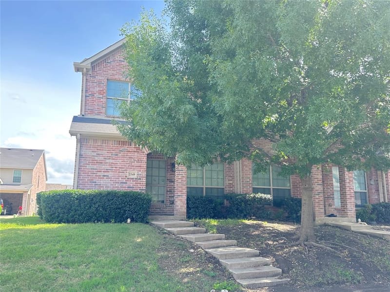 2349 Homewood Lane, Grand Prairie TX 75050 - Photo 2