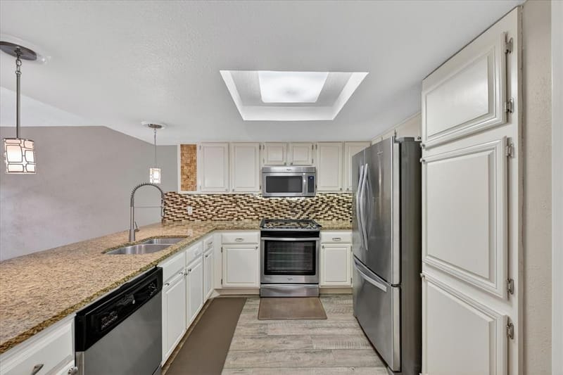 3006 Wayside Drive, Bedford TX 76021 - Photo 9