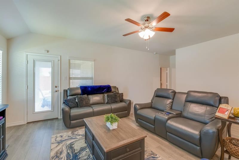 3204 Peacock Lane, Celina TX 75009 - Photo 15