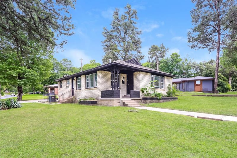 2346 Rexlawn Drive, Dallas TX 75227 - Photo 2