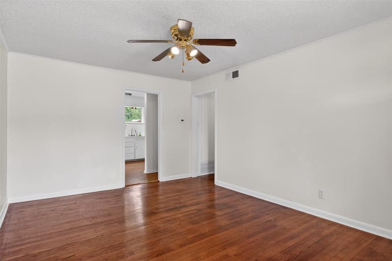 1619 Longview Street, Mesquite TX 75149 - Photo 6