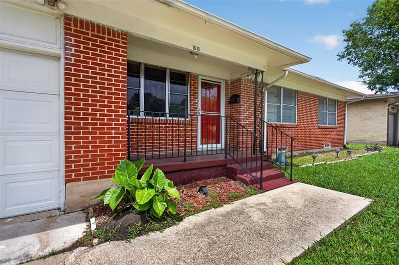 1619 Longview Street, Mesquite TX 75149