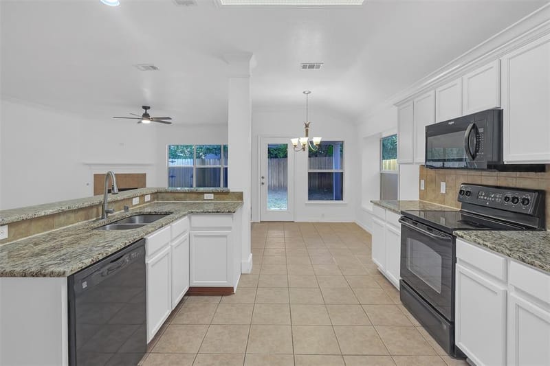 3312 Gettysburg Lane, Fort Worth TX 76123 - Photo 7