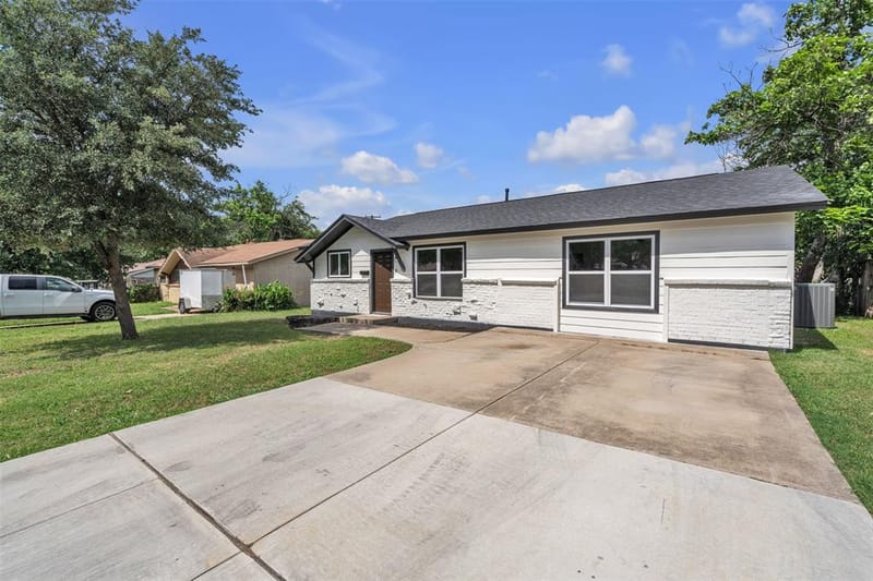 3265 Earle Drive, Haltom City TX 76117 - Photo 2