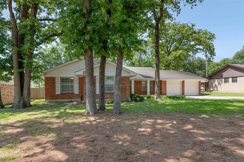 2202 Foxcroft Circle, Denton TX 76209 - Photo 3