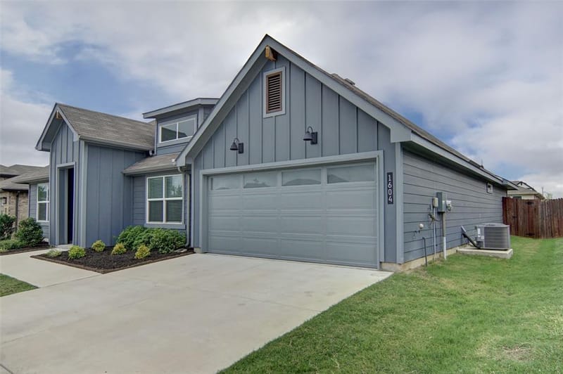 1604 Forest Park Drive, Alvarado TX 76009 - Photo 2