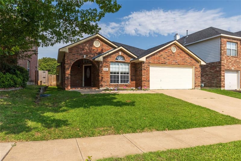 5029 Skymeadow Drive, Fort Worth TX 76135 - Photo 5
