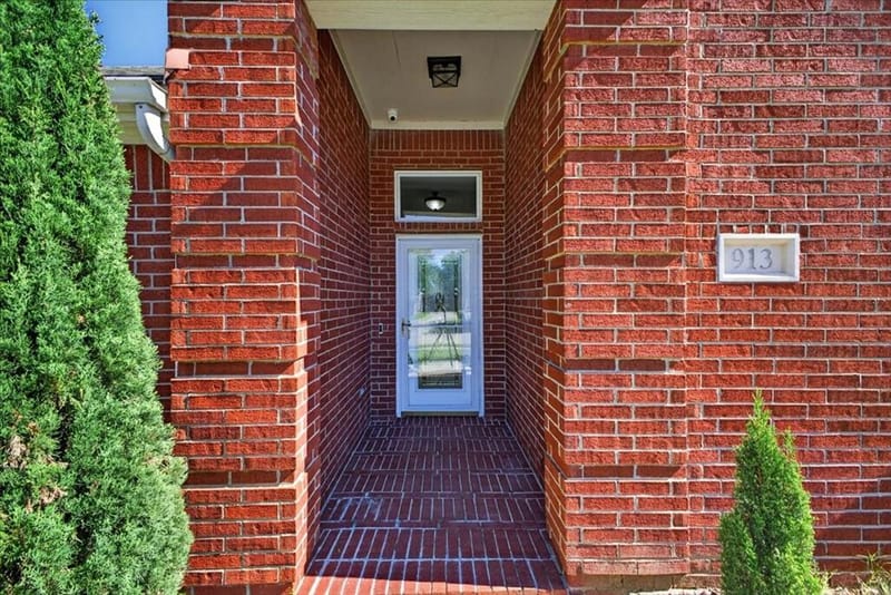 913 Chapel Drive, Denton TX 76205 - Photo 2