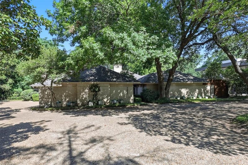 7211 Valley View Place, Dallas TX 75240 - Photo 2