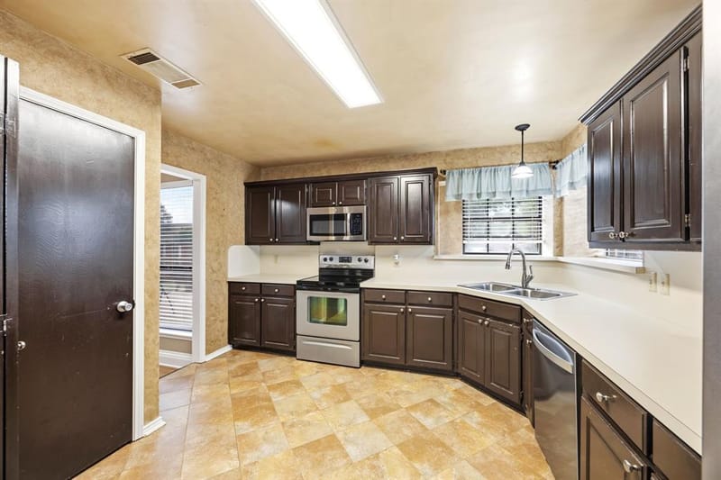 2060 Arbor Creek Drive # B, Carrollton TX 75010 - Photo 8
