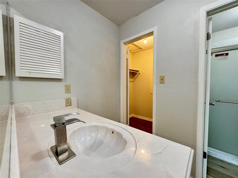 5981 Arapaho Road # 304, Dallas TX 75248 - Photo 14