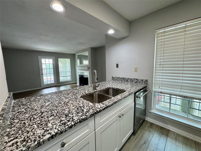5981 Arapaho Road # 304, Dallas TX 75248 - Photo 29
