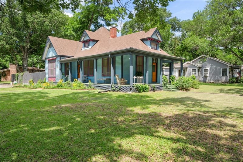 1302 W 5th Avenue, Corsicana TX 75110 - Photo 3