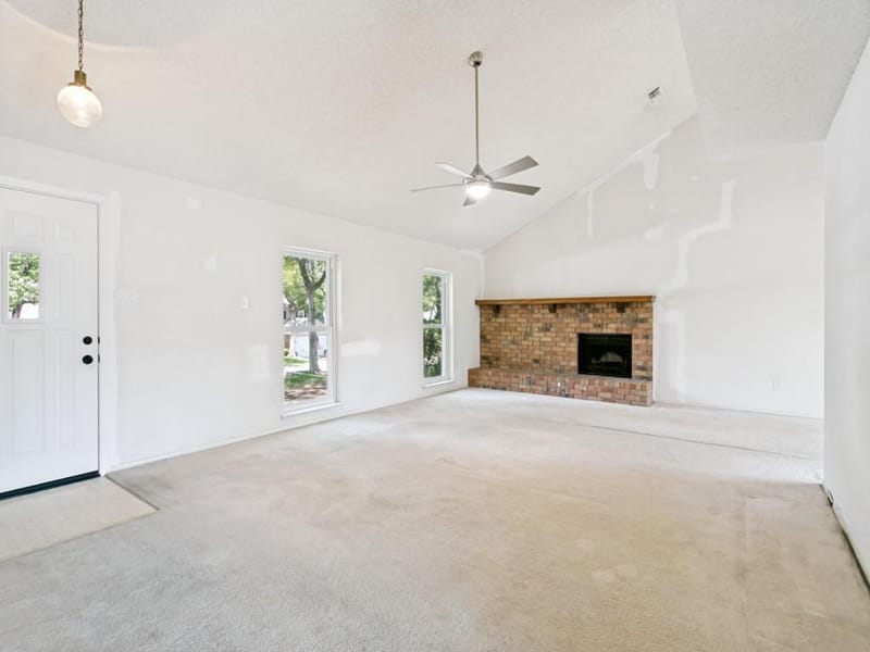 1706 Acorn Drive, Euless TX 76039 - Photo 6