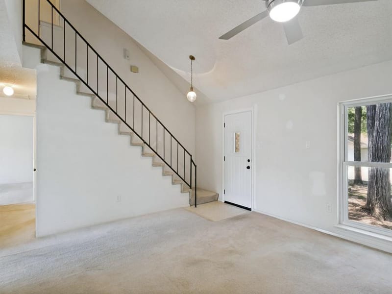 1706 Acorn Drive, Euless TX 76039 - Photo 7