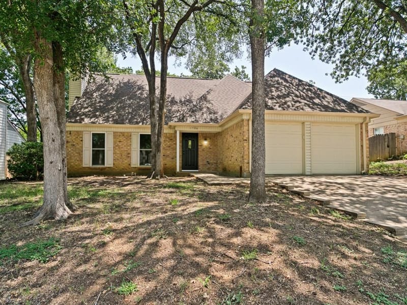 1706 Acorn Drive, Euless TX 76039 - Photo 3
