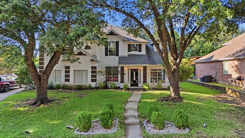 1905 Lakeway Drive, Rowlett TX 75088 - Photo 2