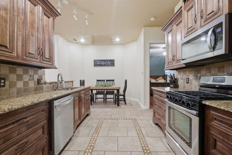 603 Cedar Drive, Pilot Point TX 76258 - Photo 7