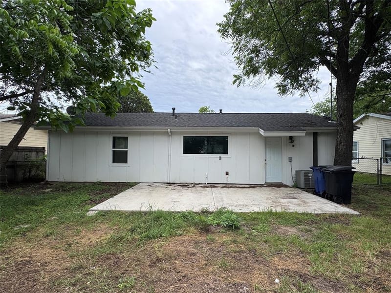 520 NW King Street, Burleson TX 76028 - Photo 12