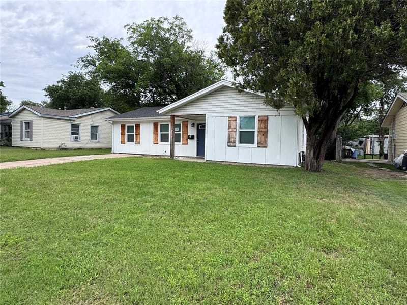 520 NW King Street, Burleson TX 76028 - Photo 7
