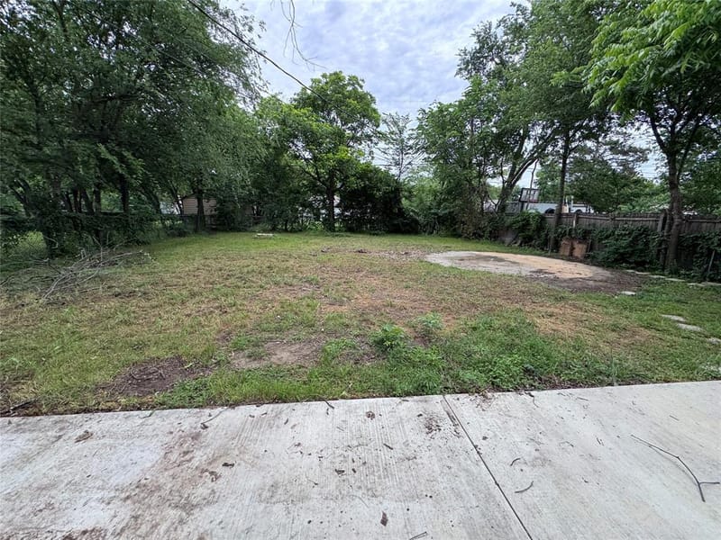 520 NW King Street, Burleson TX 76028 - Photo 10