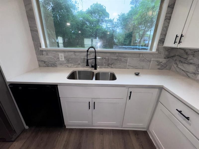 520 NW King Street, Burleson TX 76028 - Photo 29