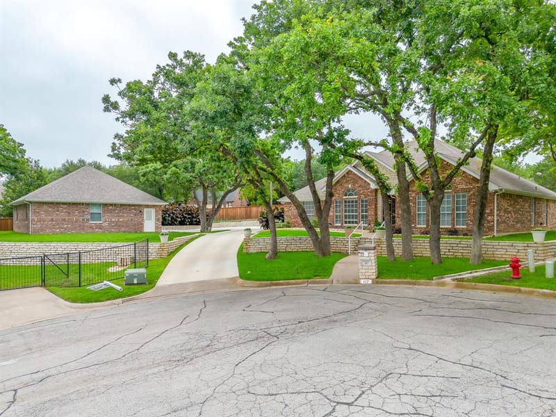 117 Countryside Court, Weatherford TX 76087 - Photo 2