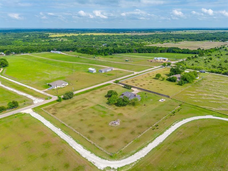 2516 County Road 415, Coyote Flats TX 76031 - Photo 2
