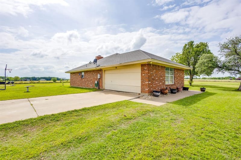 2516 County Road 415, Coyote Flats TX 76031 - Photo 5